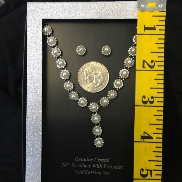Genuine Crystal Necklace and Earring  Matching Set - Picture 6 of 7